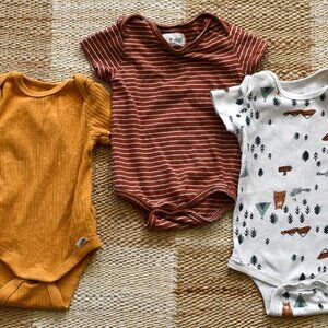 Short sleeve onesies bundle